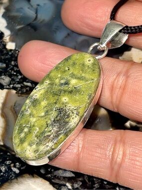 Petite Oval Atlantisite Stichtite Pendant 2 1/2”